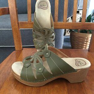 Dansko Serena Sandals/Clogs Size 7.5 - 8 (EU38) Green Leather